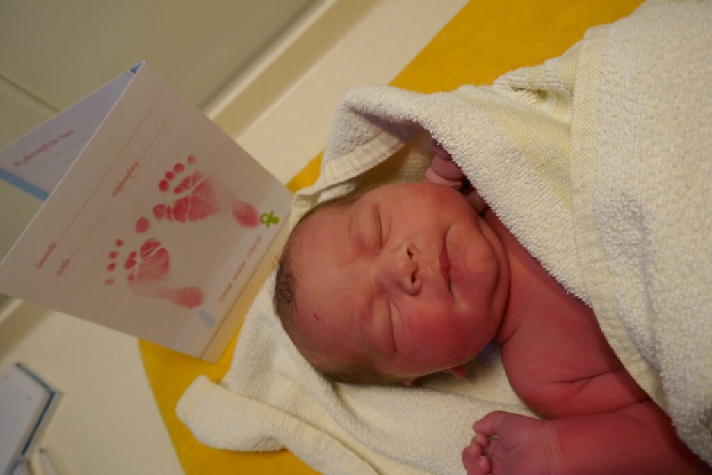 Neugeborenes Nele Charlotte