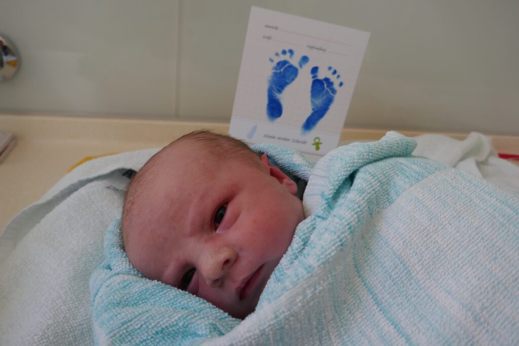 Neugeborenes Paul Elias Bennardo